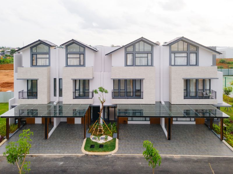 ONYX RESIDENCE SUMMARECON MUTIARA